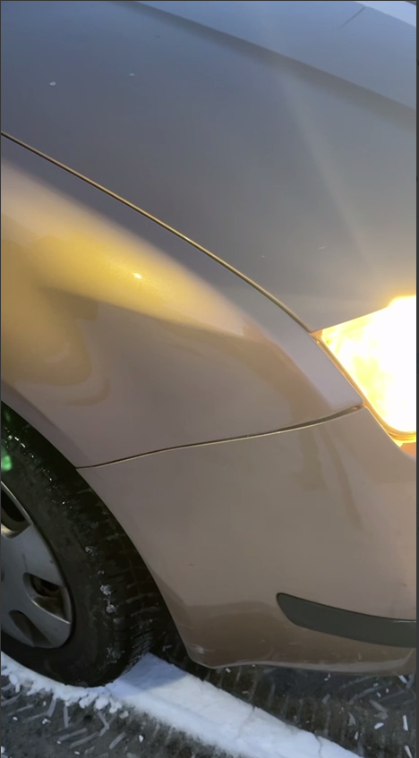 Blatník po profesionální opravě metodou PDR